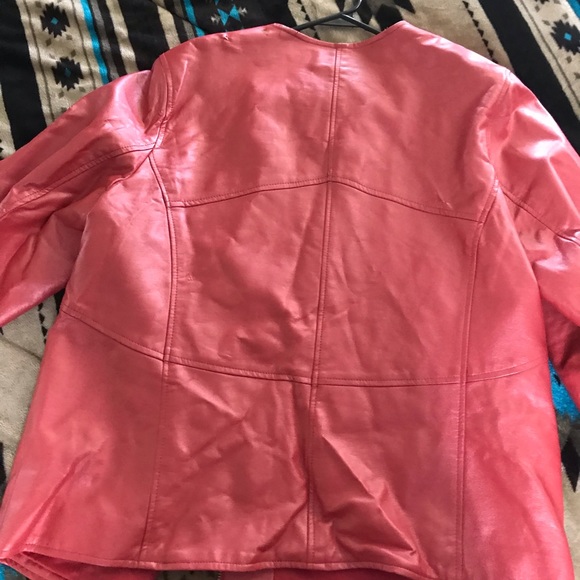 Light weight jacket - Picture 2 of 4